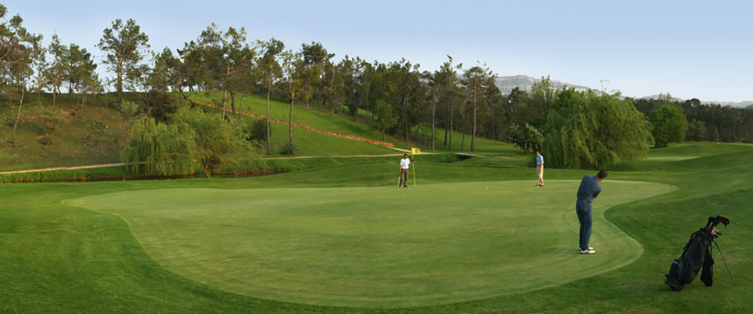 Golf de la SainteBaume à NanslesPins Avignon et Provence