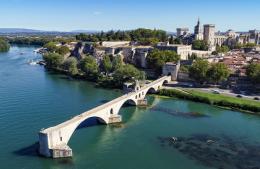 avignon tourist guide