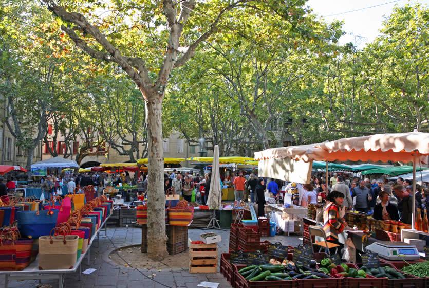 uzes tourist sites