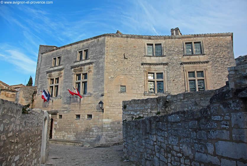 visit les baux de provence