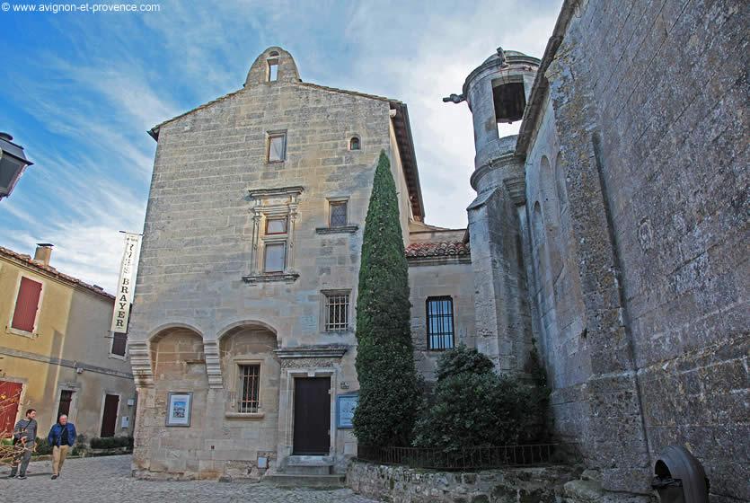 visit les baux de provence