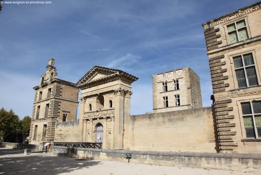 la tour d'aigues aix en provence