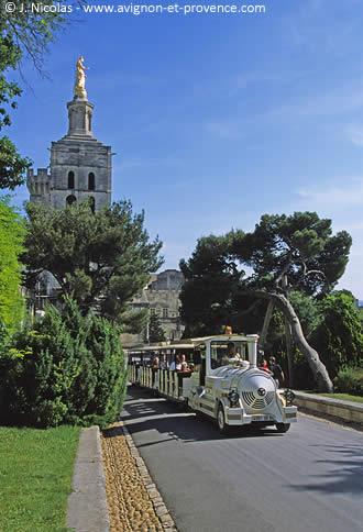 avignon tourist centre